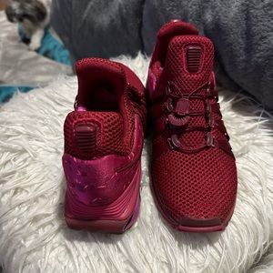 Nike size women 7 Burgundy